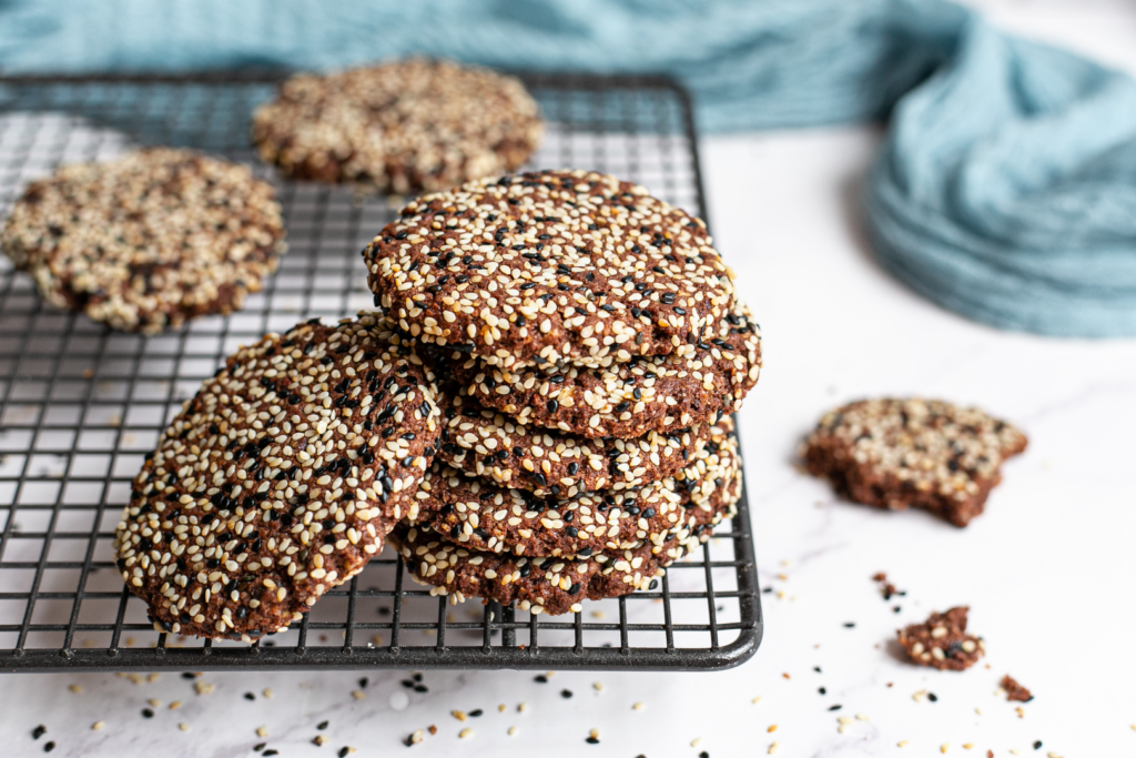 Eco-Sesame and Dark Chocolate Cookies