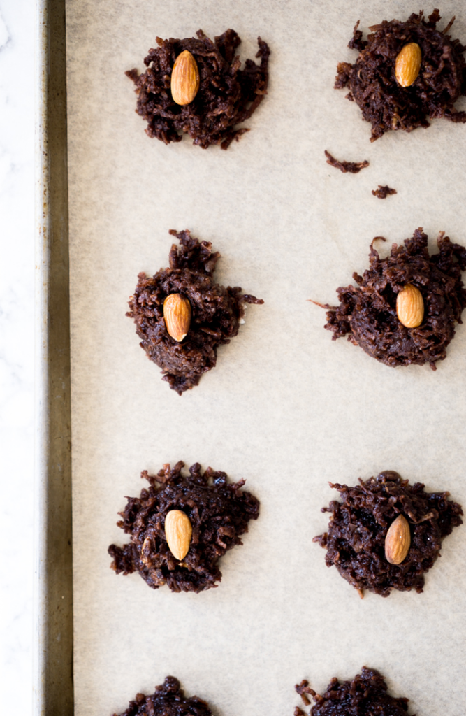 No-Bake Chocolate Coconut Macaroons