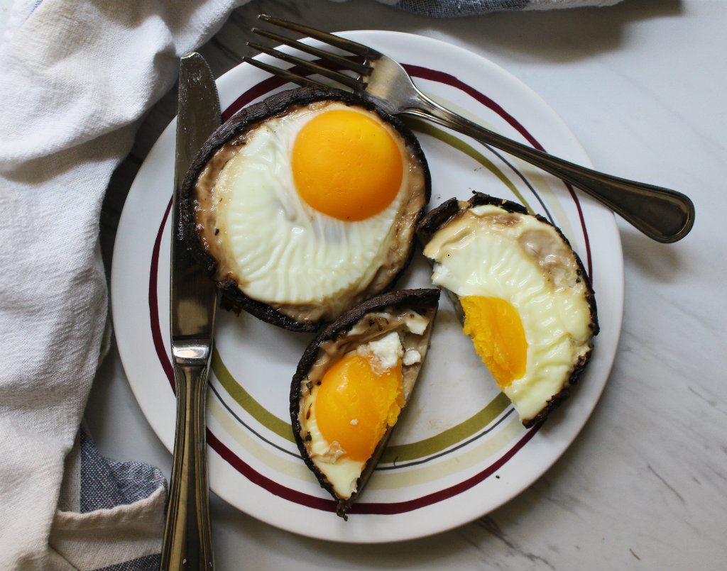 Baked Eggs In Mushroom Caps