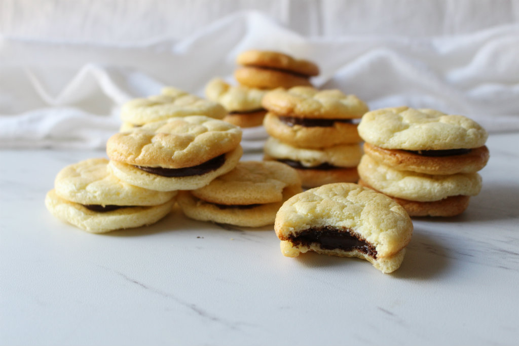 Cloud "Milano" Cookie Sandwiches