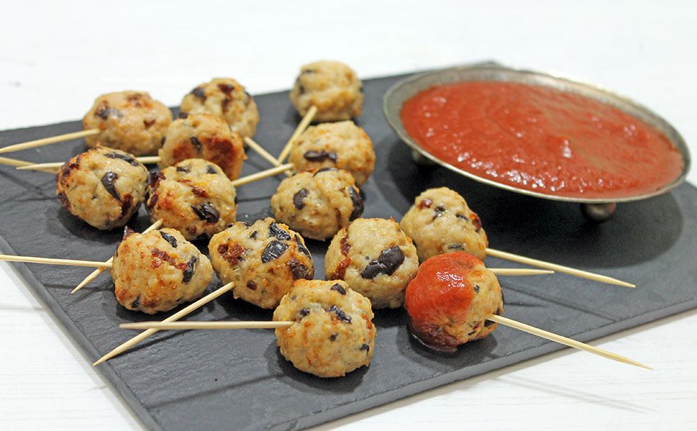 Turkey Meatballs With Tomato Dipping Sauce