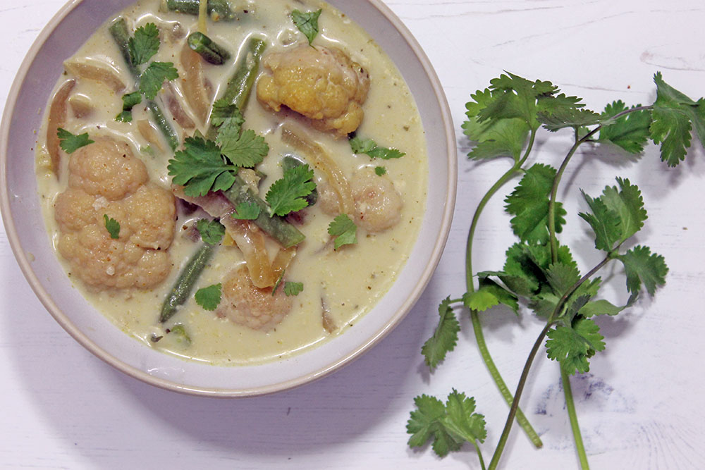 Slow Cooker Cauliflower And Green Bean Curry