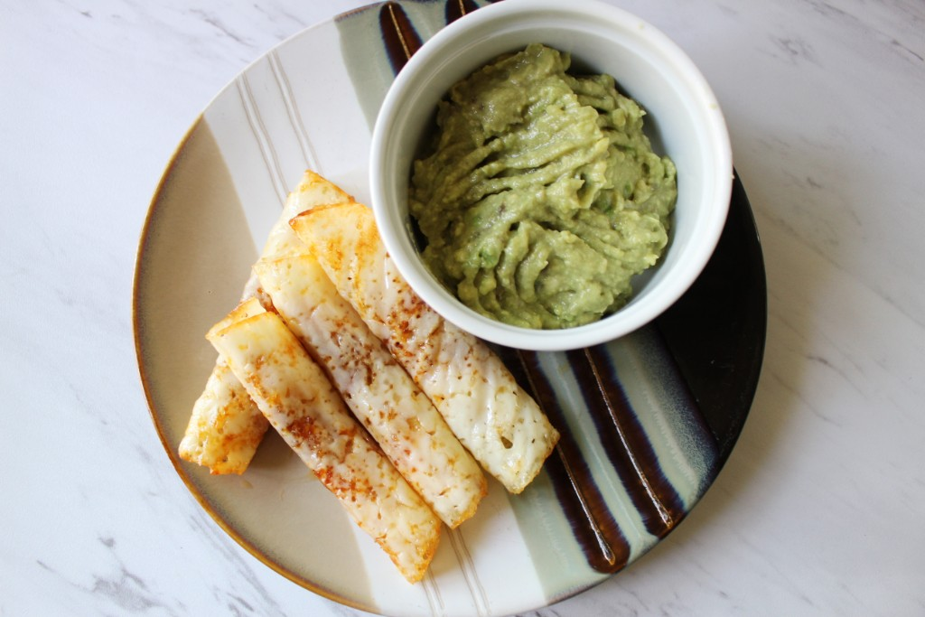 Spicy Cheese Rollups w Guacamole