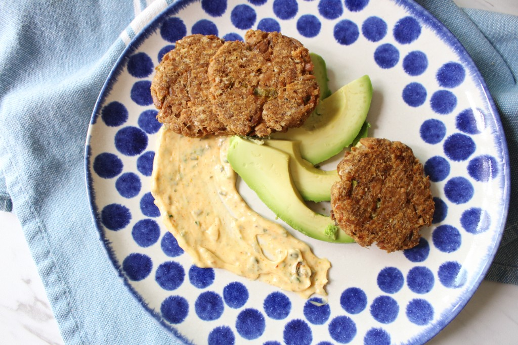 Little Tuna Cakes w Remoulade Sauce