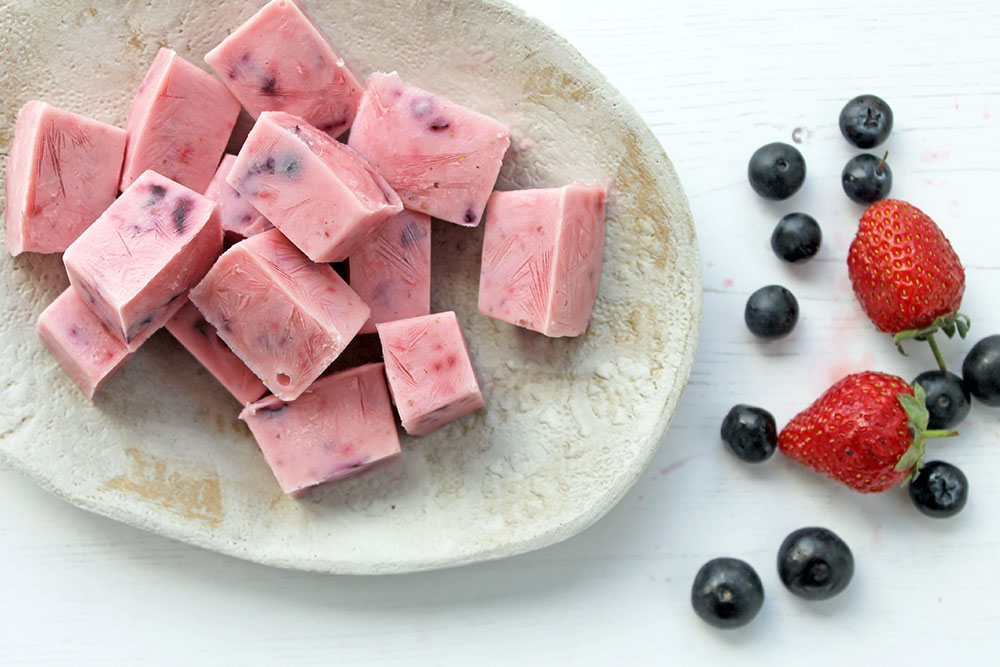 Berry Frozen Yogurt Cubes