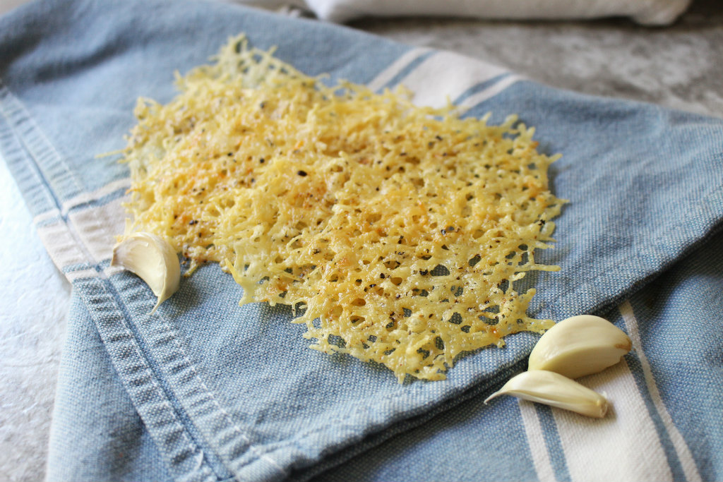 Black Pepper Garlic Asiago Crisps