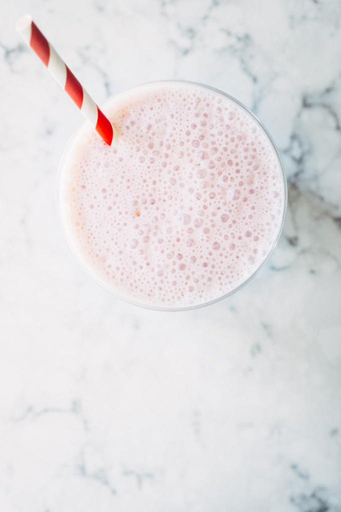 Vegan Strawberry "Milkshake"